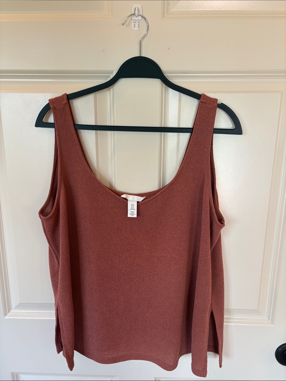 H&M V-Neck Tank (XL)